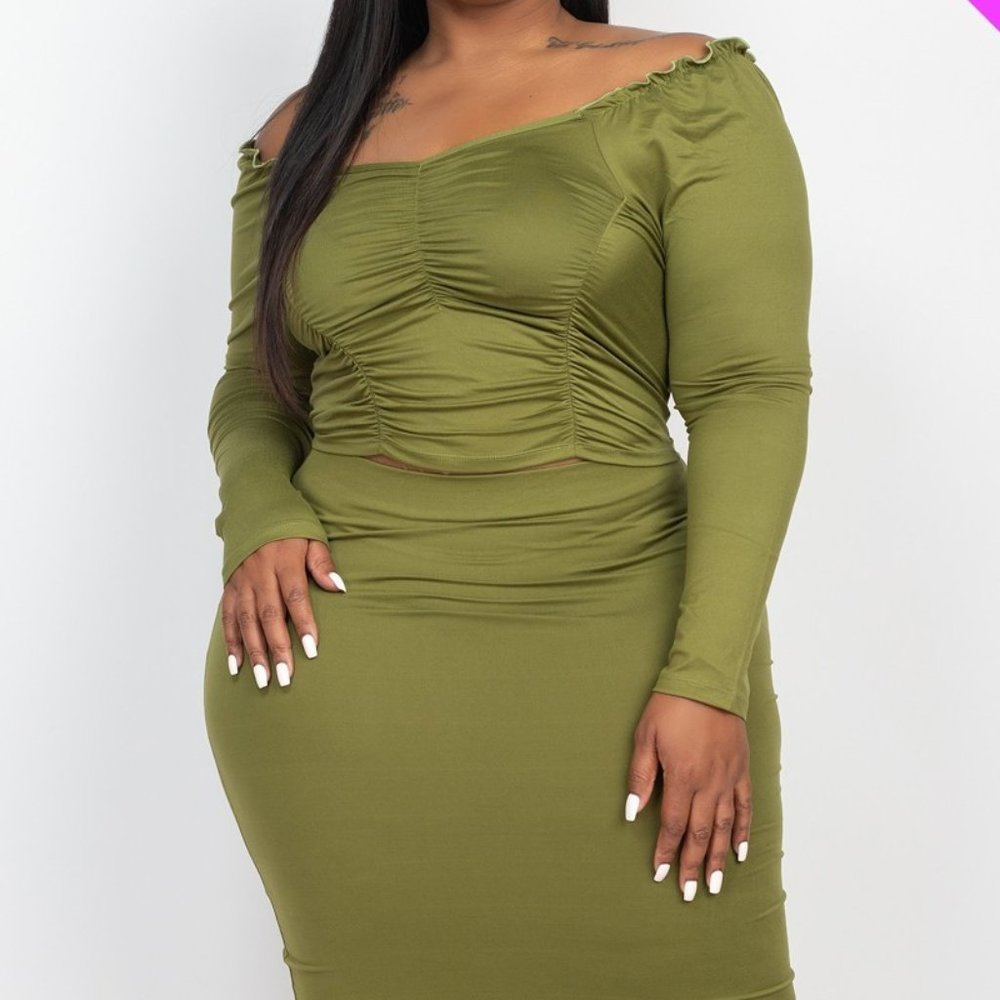 Plus sized top and skirt set